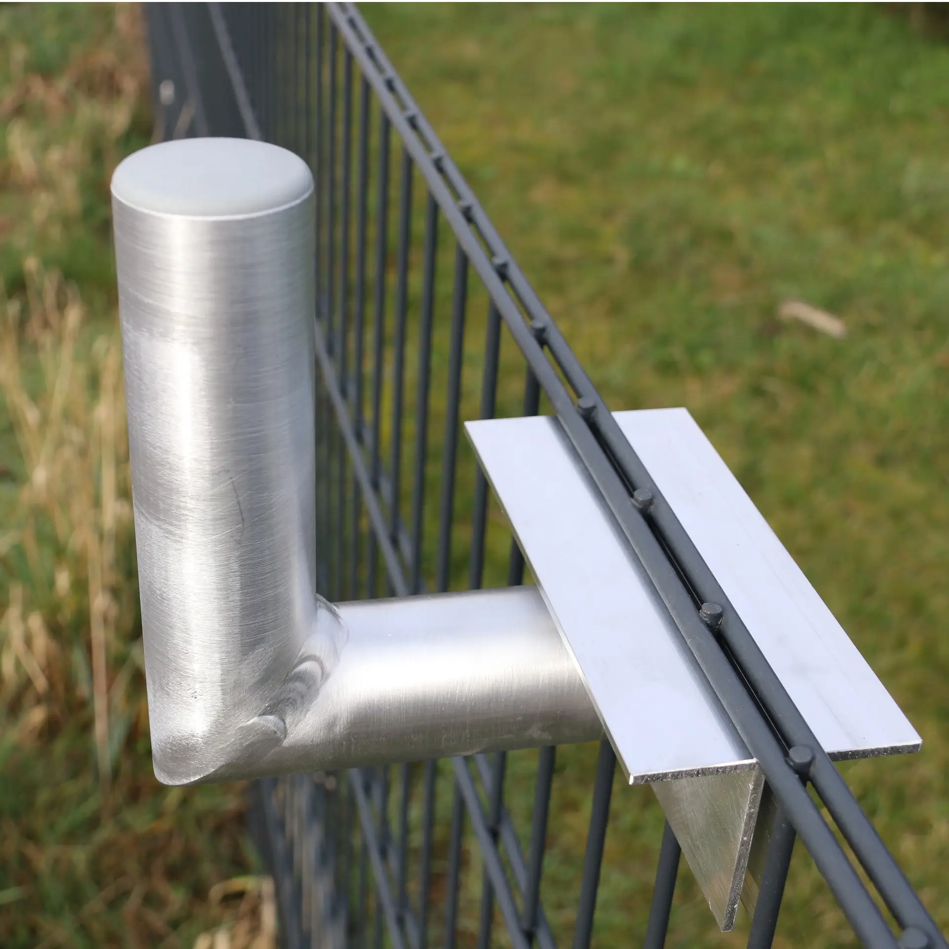 95898_antennenhalter _fuer_bruestungsgelaender-2