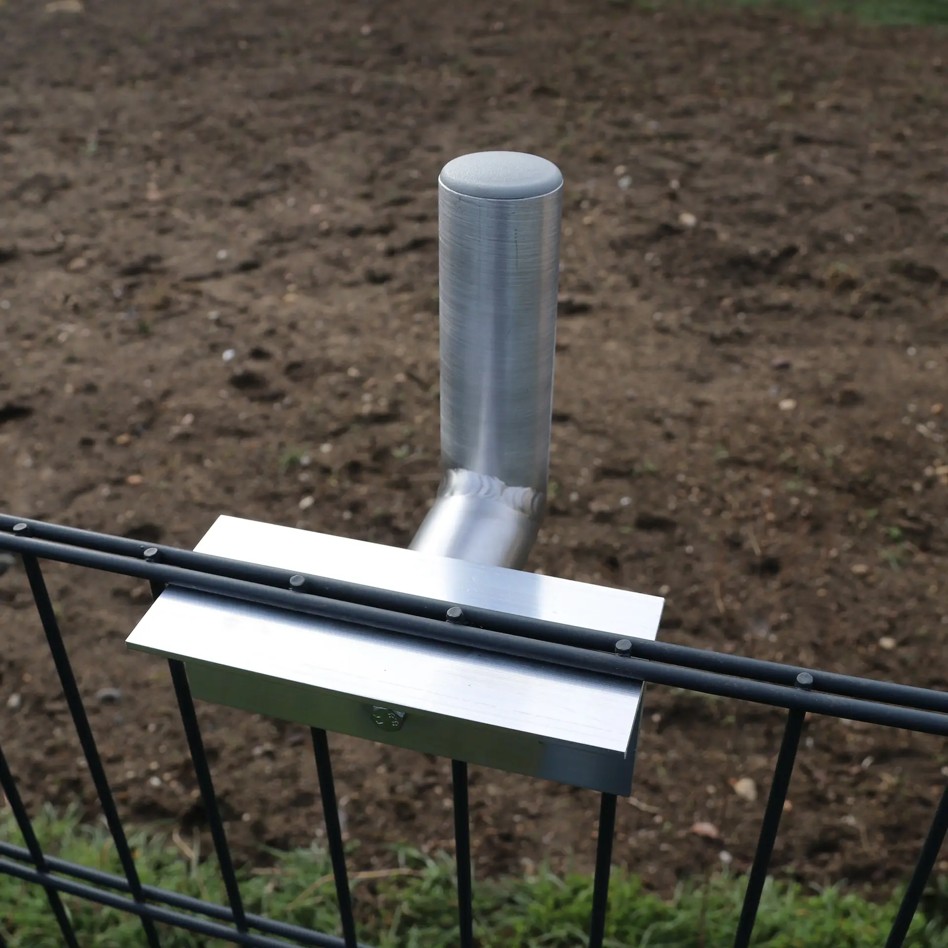 95898_antennenhalter _fuer_bruestungsgelaender
