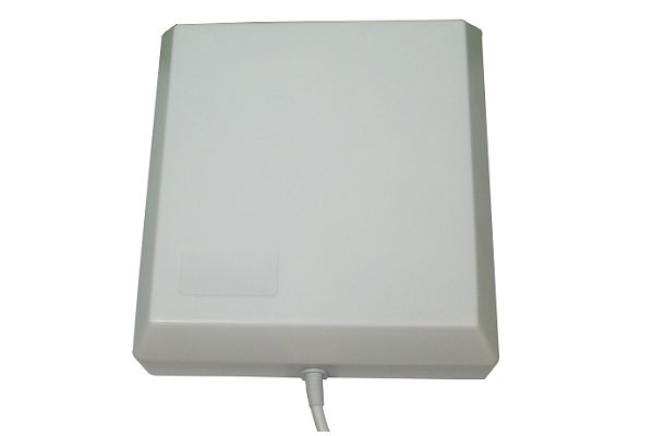 repeater-reflektor-antenne-front