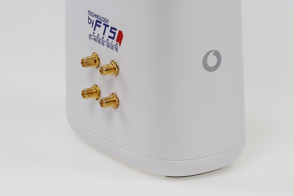 GigaCube-4G-Z21-antennenplugs-big